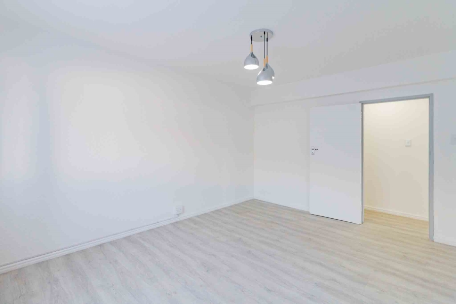 2 Bedroom Property for Sale in Woodstock Western Cape